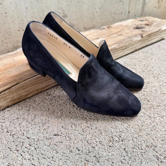 COLE HAAN WOMEN'S BLACK VELVET HEELS SIZE 5.5 - Picture 8 of 11